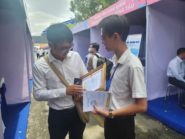 381 vị trí tuyển dụng tại ngày hội việc làm ngành y TP HCM năm 2025 - Ảnh 6.