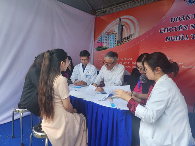 381 vị trí tuyển dụng tại ngày hội việc làm ngành y TP HCM năm 2025 - Ảnh 2.