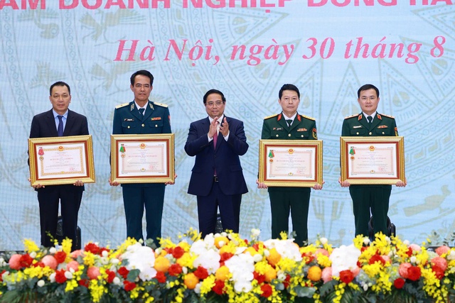 MB vinh dự đón nhận Huân chương Bảo vệ Tổ quốc hạng Nhất - Ảnh 2.