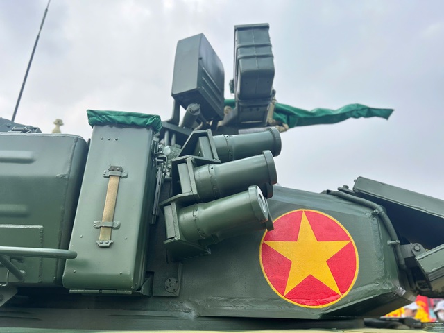 Cận cảnh xe tăng T-90S hiện đại nhất của Binh chủng Tăng thiết giáp- Ảnh 5. Cận cảnh xe tăng T-90S hiện đại nhất của Binh chủng Tăng thiết giáp- Ảnh 5.