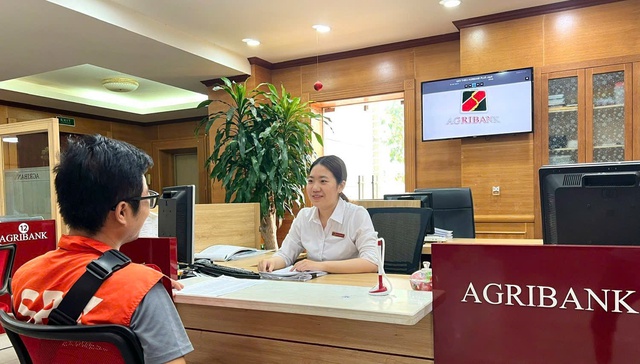 Agribank làm việc xuyên lễ để đảm bảo tặng quà kịp thời cho người dân dịp Quốc khánh 2-9- Ảnh 3. Agribank làm việc xuyên lễ để đảm bảo tặng quà kịp thời cho người dân dịp Quốc khánh 2-9- Ảnh 3.