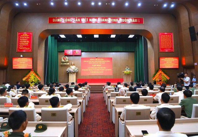 Tổng Bí thư Tô Lâm gặp mặt điển hình tiên tiến CAND tại Đại hội thi đua lần thứ IX - Ảnh 6.