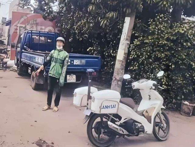 Lý do người đàn ông chặn ô tô, dùng gậy sắt đập kính chiếu hậu- Ảnh 2.