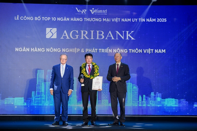 Agribank được vinh danh Top 10 Ngân hàng Thương mại Việt Nam uy tín năm 2025- Ảnh 1.