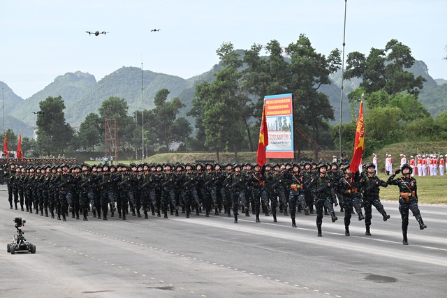Tổng hợp luyện diễu binh 16 . 000 Chiến sĩ chuẩn bị cho Lễ kỷ niệm lớn - Ảnh 2. Tổng hợp luyện diễu binh 16 . 000 Chiến sĩ chuẩn bị cho Lễ kỷ niệm lớn - Ảnh 2.