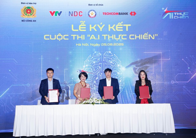 Techcombank đồng tổ chức và độc quyền tài trợ chương trình “A.I thực chiến”- Ảnh 1. Techcombank đồng tổ chức và độc quyền tài trợ chương trình “A.I thực chiến”- Ảnh 1.