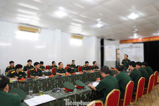 Xe pháo quân sự thực hành cơ động đêm về Quảng trường Ba Đình thực hiện nhiệm vụ A80- Ảnh 12. Xe pháo quân sự thực hành cơ động đêm về Quảng trường Ba Đình thực hiện nhiệm vụ A80- Ảnh 12.