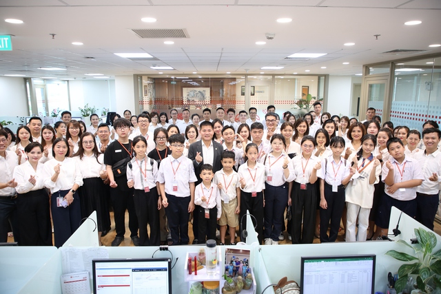 Quỹ Ươm mầm ước mơ SeABank nhận đỡ đầu thêm 10 học sinh nghèo hiếu học- Ảnh 2.