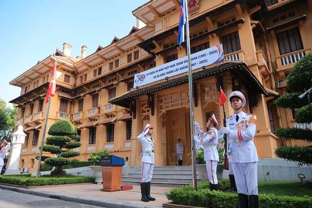 Trang trọng Lễ thượng cờ ASEAN tại Hà Nội- Ảnh 12.