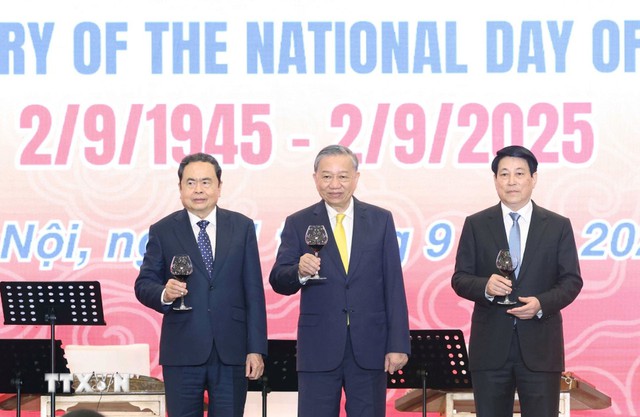 Chiêu đãi trọng thể kỷ niệm 80 năm Quốc khánh Việt Nam 2 - 9 - Ảnh 4. Chiêu đãi trọng thể kỷ niệm 80 năm Quốc khánh Việt Nam 2 - 9 - Ảnh 4.