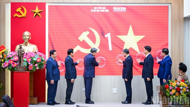 Tổng Bí thư Tô Lâm dự lễ ra mắt Trang thông tin điện tử "Đảng Cộng sản Việt Nam - Đại hội XIV"- Ảnh 1. Tổng Bí thư Tô Lâm dự lễ ra mắt Trang thông tin điện tử "Đảng Cộng sản Việt Nam - Đại hội XIV"- Ảnh 1.