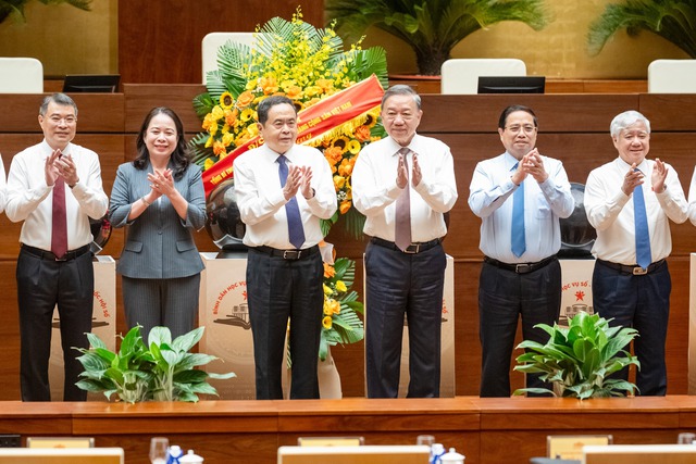 Tổng Bí thư Tô Lâm: "Bình dân học vụ số" phải trở thành một phong trào cách mạng- Ảnh 1. Tổng Bí thư Tô Lâm: "Bình dân học vụ số" phải trở thành một phong trào cách mạng- Ảnh 1.