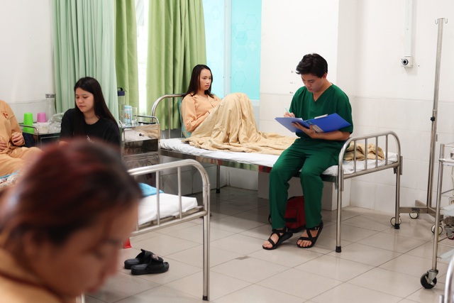 Huỳnh Lập "vén màn" những chuyện kỳ bí tại bệnh viện- Ảnh 5. Huỳnh Lập "vén màn" những chuyện kỳ bí tại bệnh viện- Ảnh 5.