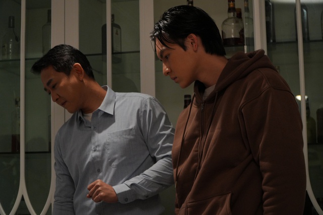"Bác sĩ Lê" Hứa Vĩ Văn không ngại đánh nhau - Ảnh 6. "Bác sĩ Lê" Hứa Vĩ Văn không ngại đánh nhau - Ảnh 5.
