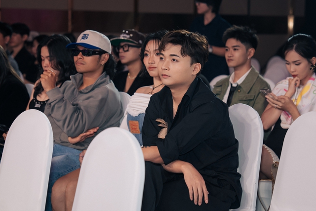 Những ai đến chúc mừng 30 năm ca hát của Đinh Tiến Đạt?  - Ảnh 11.
