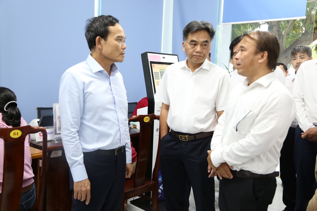 Bí thư Thành ủy TP HCM Trần Lưu Quang khảo sát Trung tâm Phục vụ hành chính công bình Dương - Ảnh 7.