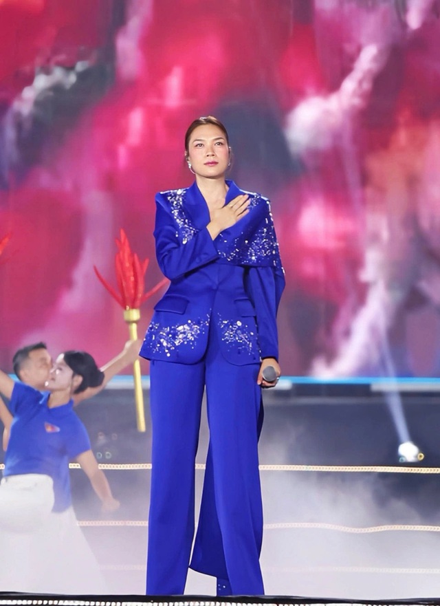 Mỹ Tâm gây bão   - Ảnh 1.