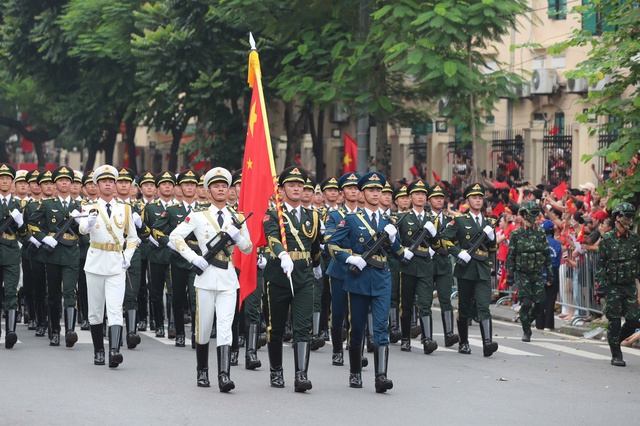 Emotional, proud rally and parade mark 80th National Day - Ảnh 36. Emotional, proud rally and parade mark 80th National Day - Ảnh 36.