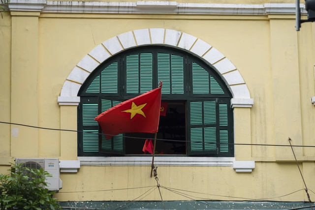 [SPECIAL] Photos show city balconies united under red flags for Vietnam’s National Day - Ảnh 6.