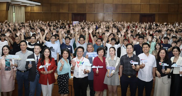 Gần 4.000 sinh viên đã tham gia Unitour “A.I thực chiến”, Đại học Bách Khoa bùng nổ đăng ký- Ảnh 1.