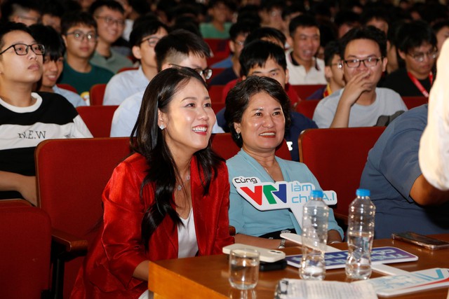 Gần 4.000 sinh viên đã tham gia Unitour “A.I thực chiến”, Đại học Bách Khoa bùng nổ đăng ký- Ảnh 3.