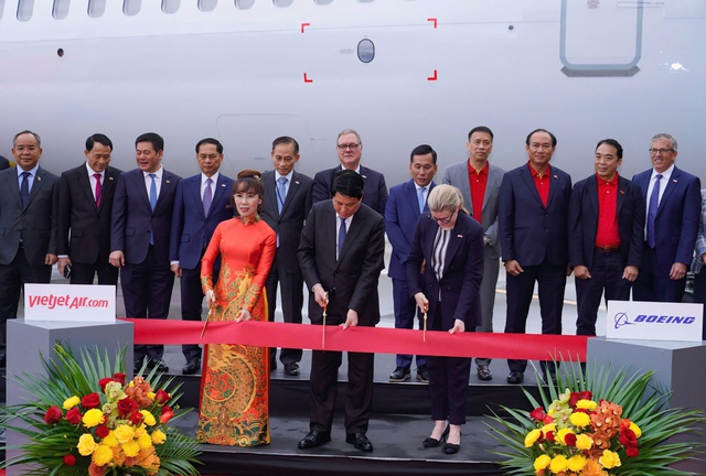 Chủ tịch nước chứng kiến Vietjet nhận bàn giao máy bay Boeing đầu tiên trong đơn hàng 200 chiếc- Ảnh 14. Chủ tịch nước chứng kiến Vietjet nhận bàn giao máy bay Boeing đầu tiên trong đơn hàng 200 chiếc- Ảnh 14.