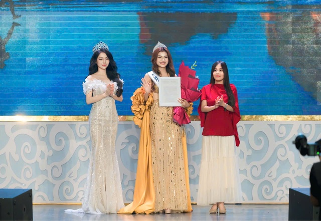 Mạc Minh tự tin chinh phục Mrs Tourism 2025 - Ảnh 1. Mạc Minh tự tin chinh phục Mrs Tourism 2025 - Ảnh 1.