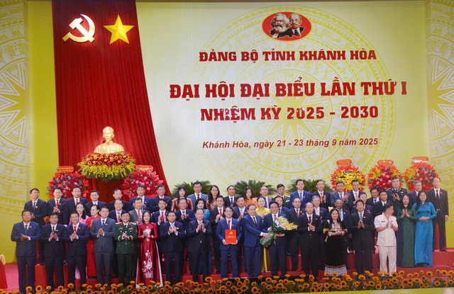 Ông Nghiêm Xuân Thành giữ chức Bí thư Tỉnh ủy Khánh Hòa nhiệm kỳ 2025 - 2030 - Ảnh 3. Ông Nghiêm Xuân Thành giữ chức Bí thư Tỉnh ủy Khánh Hòa nhiệm kỳ 2025 - 2030 - Ảnh 3.