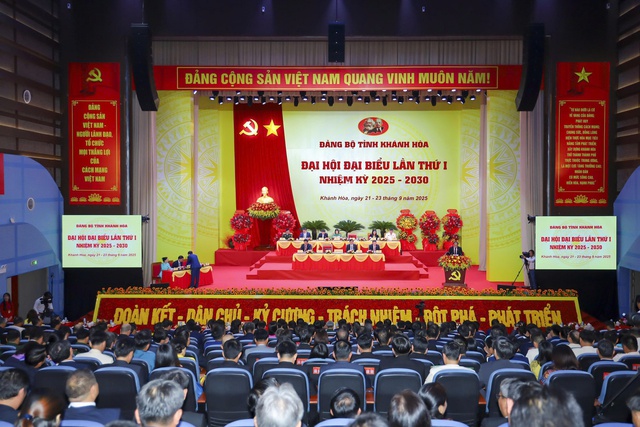 Khánh Hòa đặt mục tiêu tăng trưởng hàng năm 11-12%- Ảnh 2. Khánh Hòa đặt mục tiêu tăng trưởng hàng năm 11-12%- Ảnh 2.