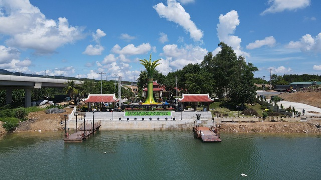 Những huyền thoại bất tử bên dòng sông xanh Long Đại- Ảnh 1.