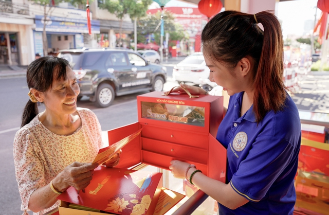 Sanest Mooncake 2025: Tinh hoa yến sào - Gắn kết yêu thương- Ảnh 5. Sanest Mooncake 2025: Tinh hoa yến sào - Gắn kết yêu thương- Ảnh 5.