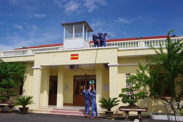 Bộ Tư lệnh Vùng Cảnh sát biển 2 chủ động phòng chống trước diễn biến phức tạp của bão số 10- Ảnh 2. Bộ Tư lệnh Vùng Cảnh sát biển 2 chủ động phòng chống trước diễn biến phức tạp của bão số 10- Ảnh 2.