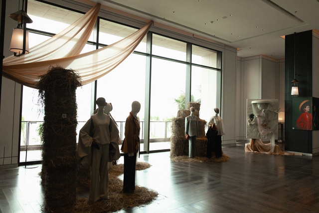 Triển lãm nghệ thuật "Echoes of Elegance" - Ảnh 5.