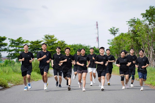 Gremsy Power Run 2025: 30.000 km chạy bộ đổi 1.000 cây xanh - Ảnh 1.