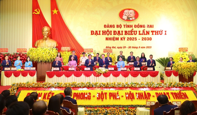 Phiên trù bị đại hội Đại biểu Đảng bộ tỉnh Đồng Nai lần thứ I , nhiệm kỳ 2025 - 2030 - Ảnh 4. Phiên trù bị đại hội Đại biểu Đảng bộ tỉnh Đồng Nai lần thứ I , nhiệm kỳ 2025 - 2030 - Ảnh 4.