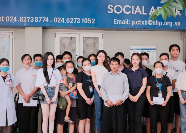 Ngân Kina, hành trình chạm tới trái tim triệu bạn trẻ - Ảnh 2.