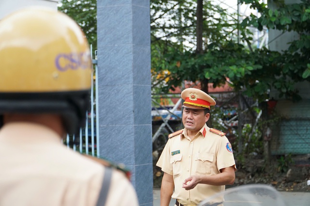 Sản phụ đau bụng dữ dội, CSGT dẫn đường đến Bệnh viện Từ Dũ- Ảnh 1. Sản phụ đau bụng dữ dội, CSGT dẫn đường đến Bệnh viện Từ Dũ- Ảnh 1.