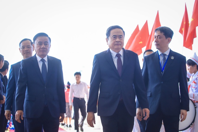 Tổng Bí thư Tô Lâm đánh trống khai giảng năm học 2025 - 2026 - Ảnh 8.