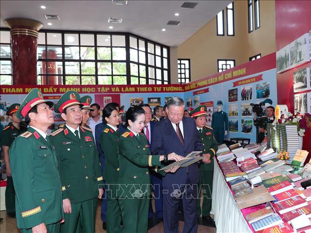 Tổng Bí thư Tô Lâm dự Lễ Kỷ niệm 80 năm Ngày truyền thống Bộ Tổng Tham mưu QĐND Việt Nam- Ảnh 6.
