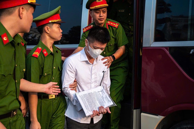 Cựu phó Chủ nhiệm Văn phòng Quốc hội, cựu Trợ lý Chủ tịch Quốc hội hầu toà - Ảnh 2.