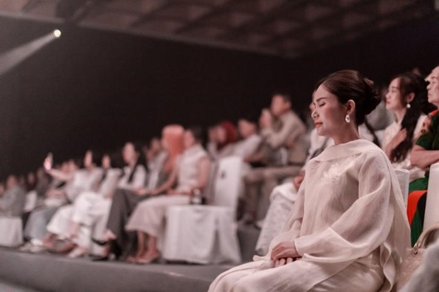 Journey Into Silence - Hành trình khám phá hạnh phúc và thịnh vượng từ bên trong- Ảnh 5. Journey Into Silence - Hành trình khám phá hạnh phúc và thịnh vượng từ bên trong- Ảnh 5.