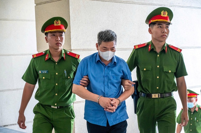 Cựu phó Chủ nhiệm Văn phòng Quốc hội, cựu Trợ lý Chủ tịch Quốc hội hầu toà - Ảnh 8.