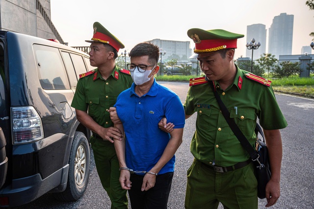 Cựu phó Chủ nhiệm Văn phòng Quốc hội, cựu Trợ lý Chủ tịch Quốc hội hầu toà - Ảnh 1.