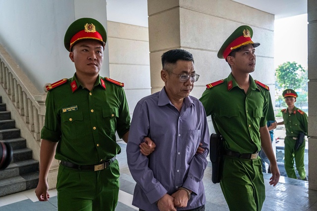Cựu phó Chủ nhiệm Văn phòng Quốc hội, cựu Trợ lý Chủ tịch Quốc hội hầu toà - Ảnh 11.