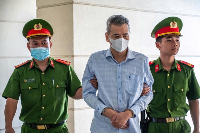 Cựu phó Chủ nhiệm Văn phòng Quốc hội, cựu Trợ lý Chủ tịch Quốc hội hầu toà - Ảnh 13.