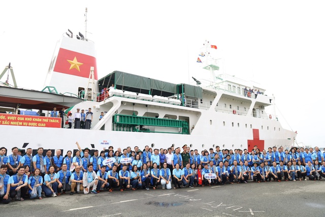 Đoàn công tác TP HCM thăm, động viên cán bộ, chiến sĩ và nhân dân Côn Đảo- Ảnh 3. Đoàn công tác TP HCM thăm, động viên cán bộ, chiến sĩ và nhân dân Côn Đảo- Ảnh 3.
