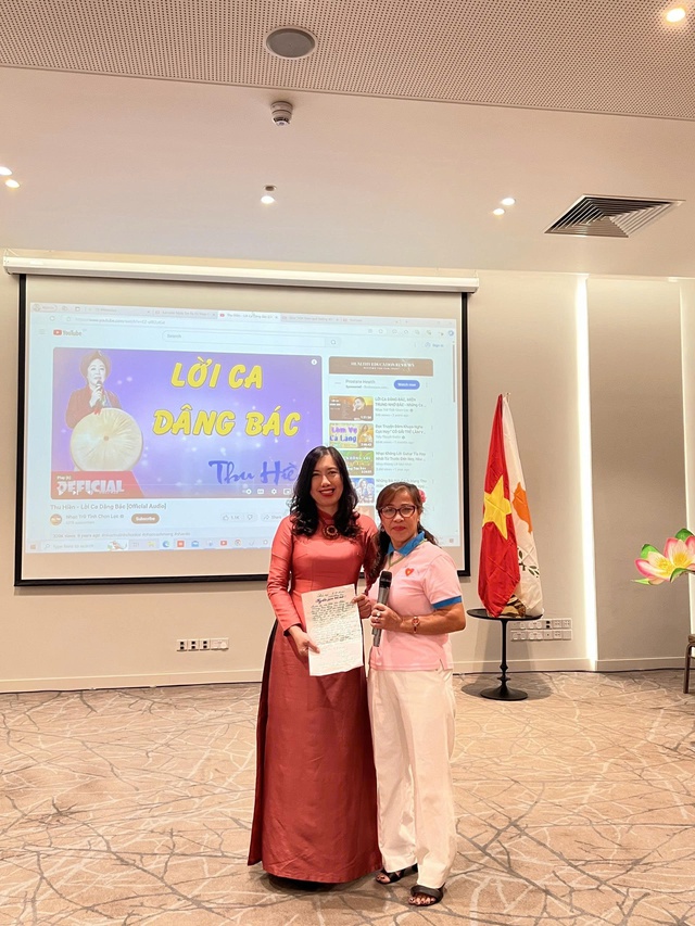 Thứ trưởng Ngoại giao thăm cửa hàng của người Việt tại Cộng hòa Síp- Ảnh 10. Thứ trưởng Ngoại giao thăm cửa hàng của người Việt tại Cộng hòa Síp- Ảnh 10.