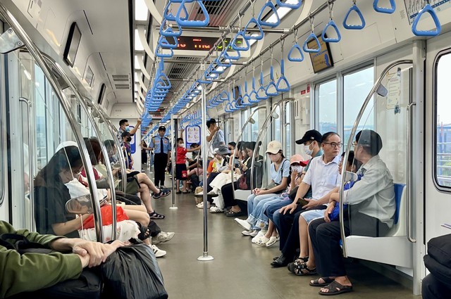 LẮNG NGHE NGƯỜI DÂN HIẾN KẾ: Metro - TOD giúp TP HCM thoát "bẫy hạ tầng" - Ảnh 1. LẮNG NGHE NGƯỜI DÂN HIẾN KẾ: Metro - TOD giúp TP HCM thoát "bẫy hạ tầng" - Ảnh 1.