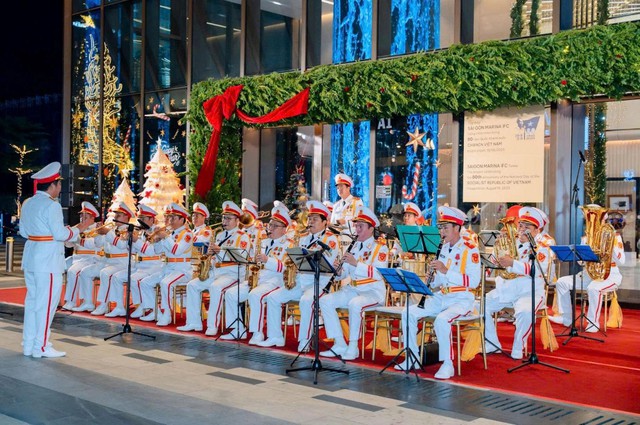 Saigon Marina IFC – Biểu tượng mới của TP HCM rực rỡ công nghệ ánh sáng đón chào năm mới 2026 - Ảnh 2.