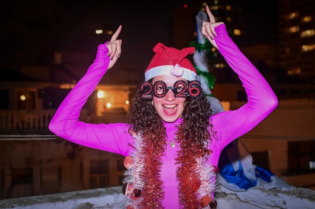 Mỹ ch&agrave;o năm mới 2026 với quả cầu đổi m&agrave;u, Trung Đ&ocirc;ng nhiều sắc th&aacute;i - Ảnh 7.